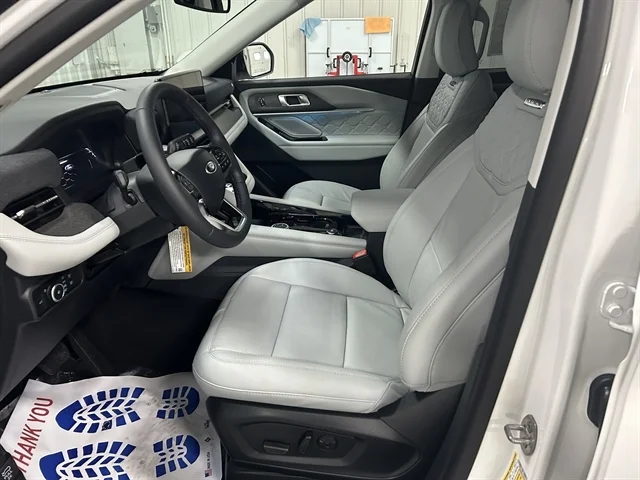 New 2026 Star White Metallic Tri-Coat FORD Platinum™ image 16