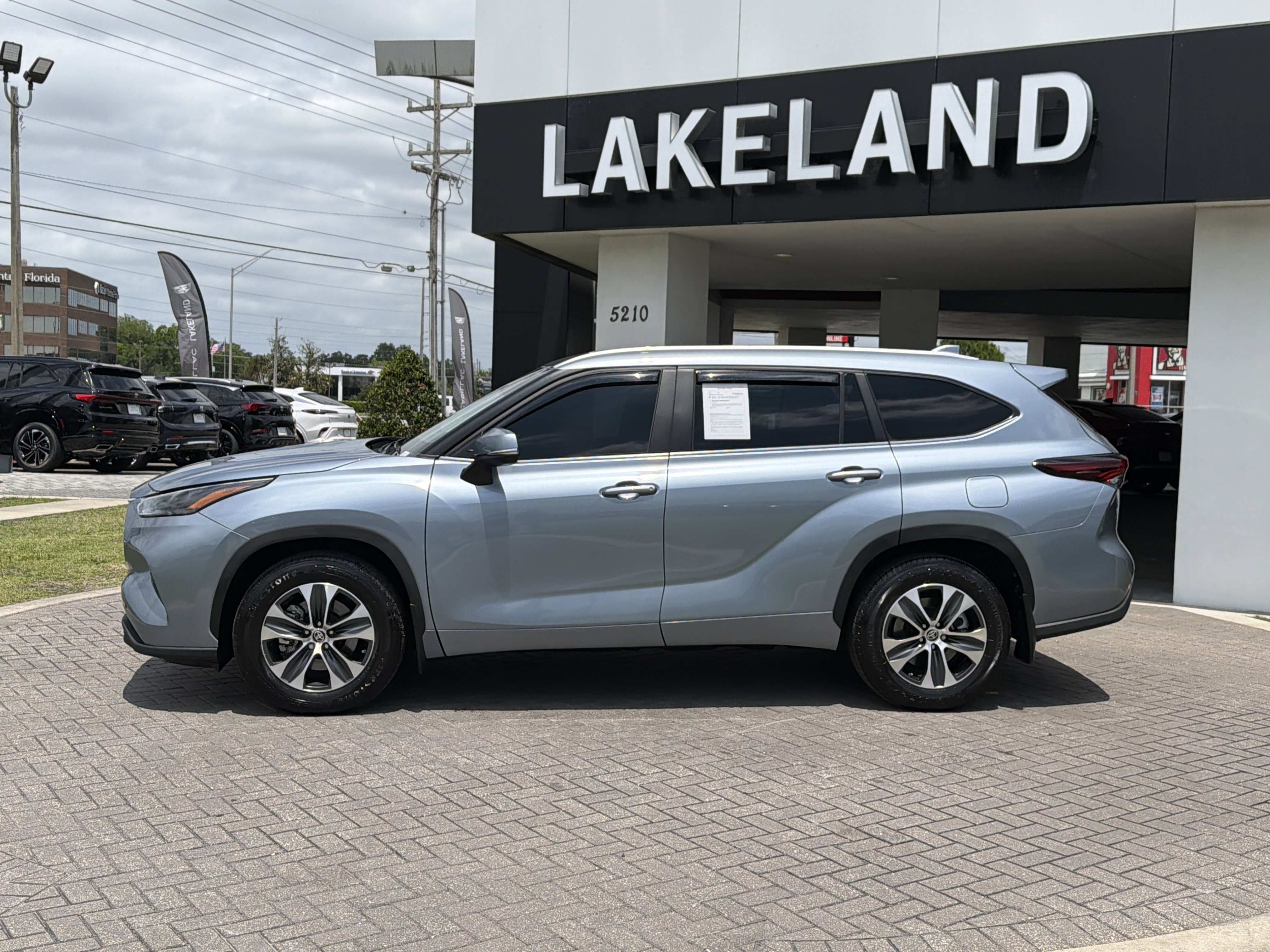 Used 2024 Moon Dust Toyota XLE image 3