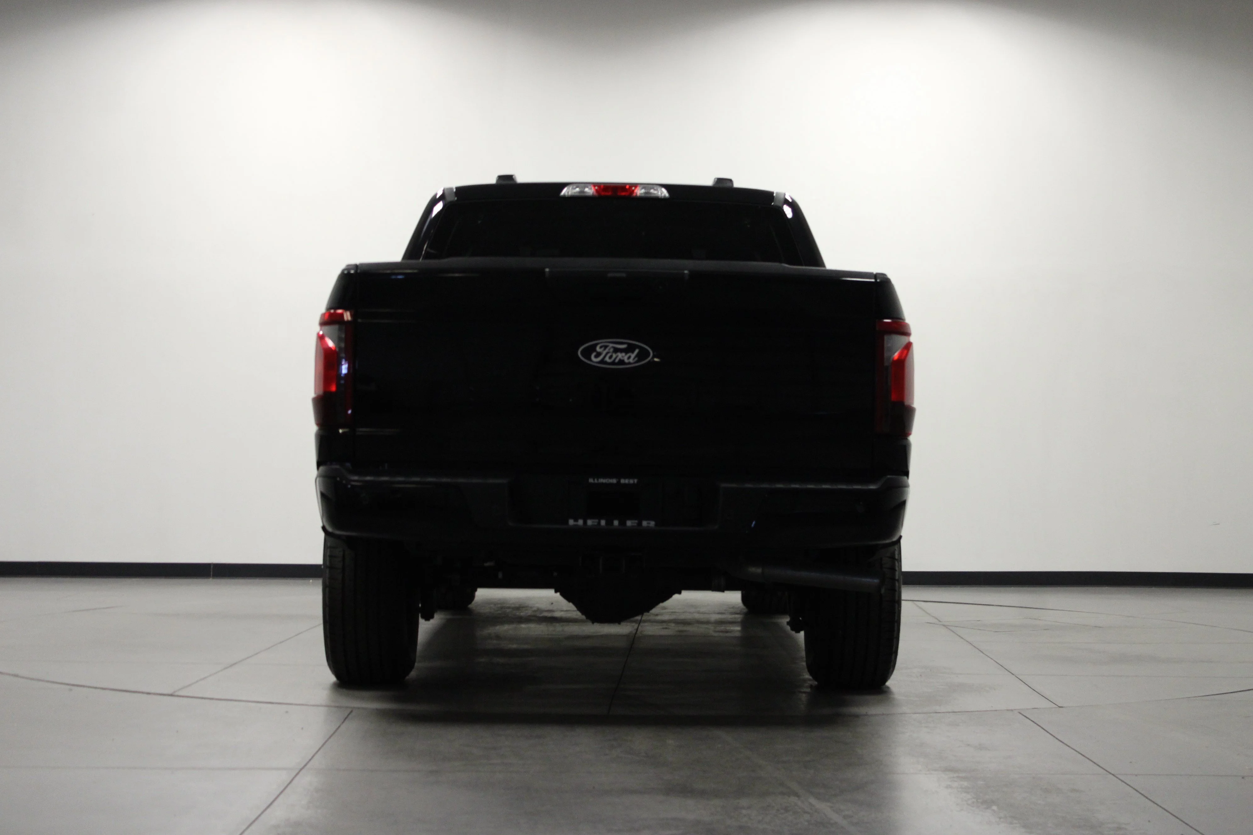 Used 2024 Agate Black Metallic Ford XLT image 5