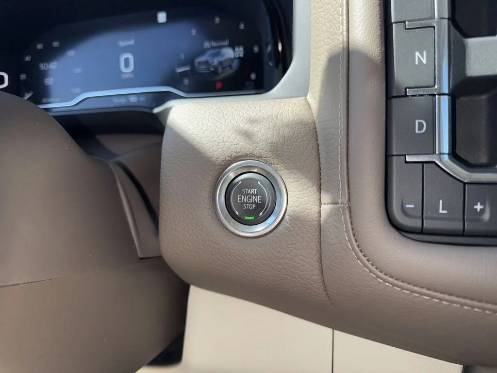 Used 2023 White Frost Tricoat GMC Denali image 24