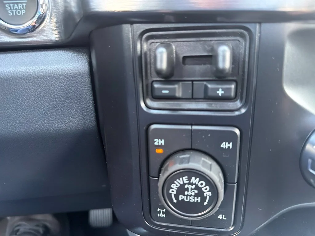 New 2027 Glacier Gray Metallic Tri-Coat Ford F-250® Lariat® image 21