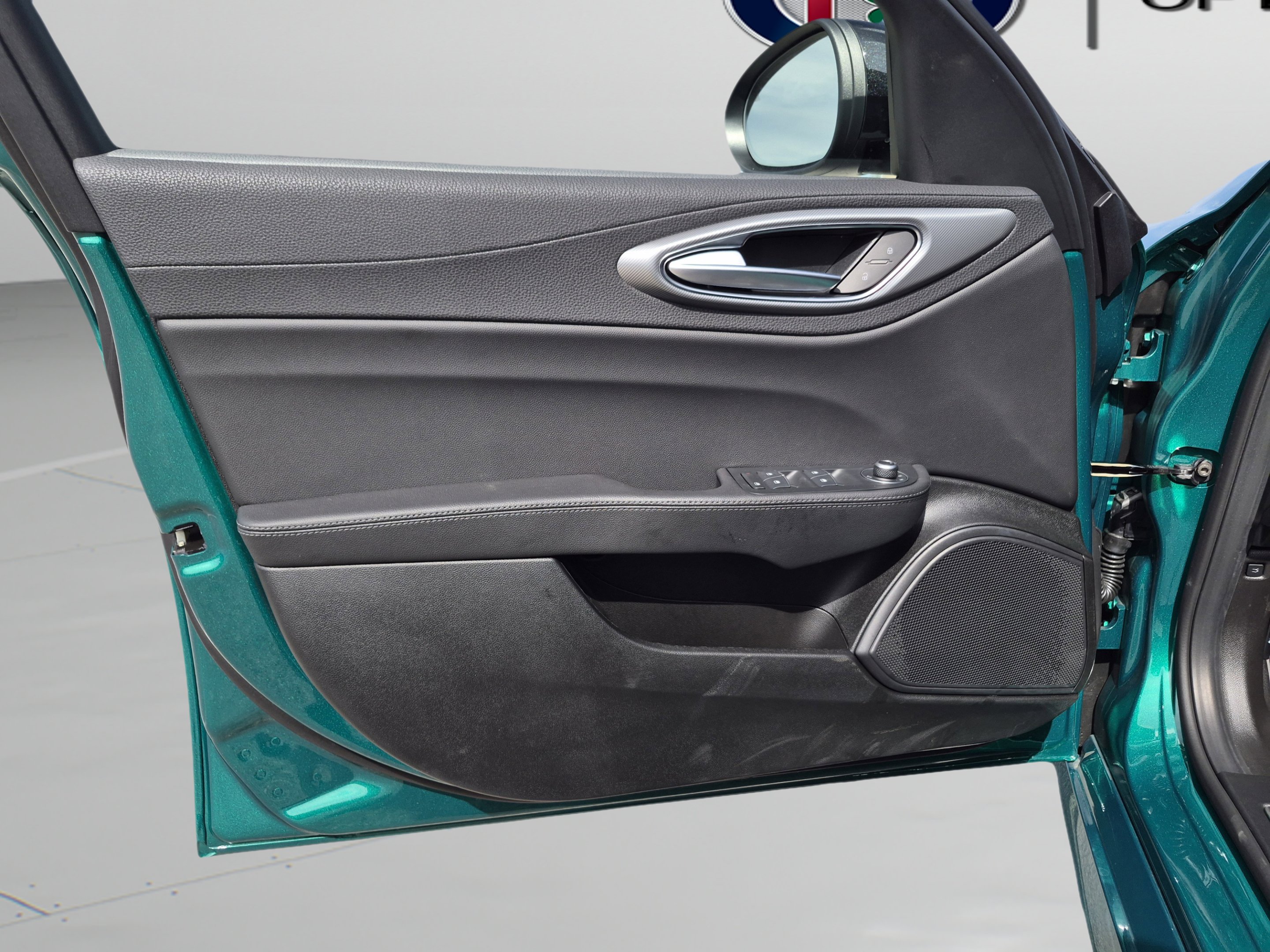 New 2026 Verde Fangio Metallic Alfa Romeo  image 12
