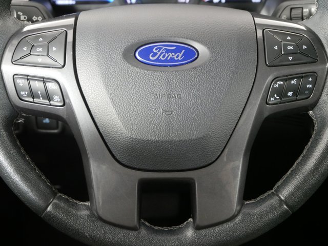 Used 2019 White Platinum Tri-Coat Ford Crew Cab LARIAT w/ FX4 Off-Road Pkg & Technology Pkg image 19