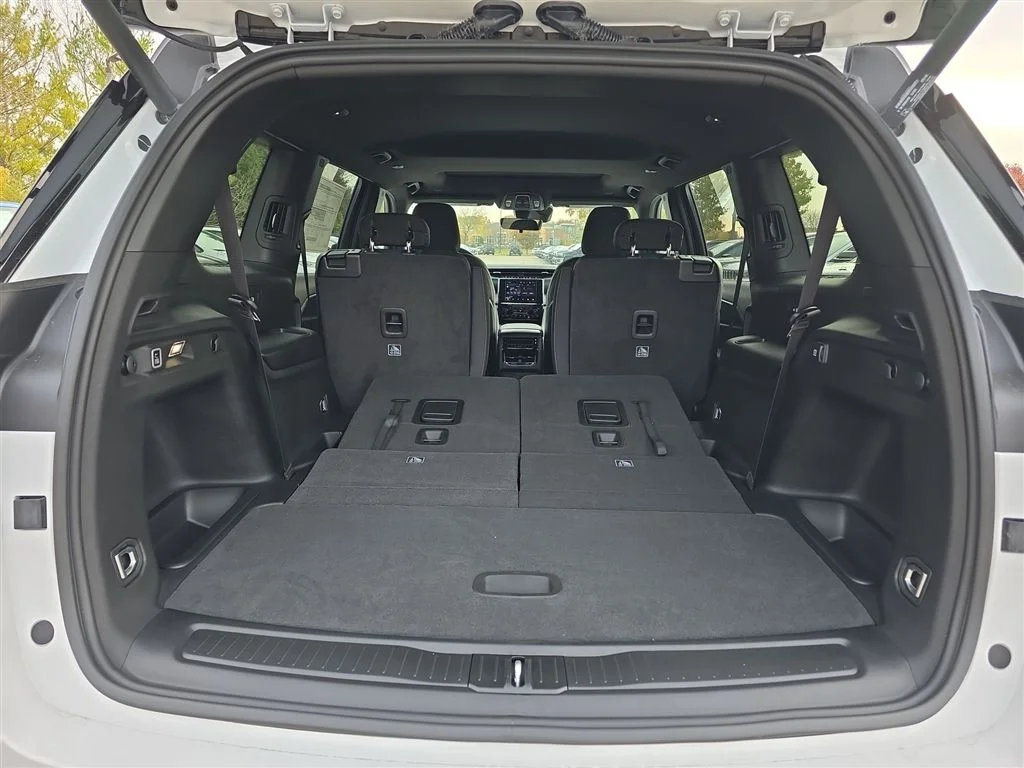 2025 Jeep Grand Cherokee L Laredo - Photo 13