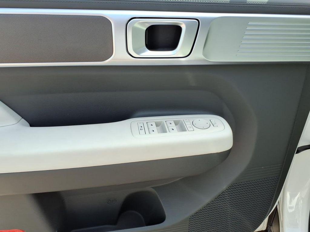 New 2026 White Hyundai SE image 14