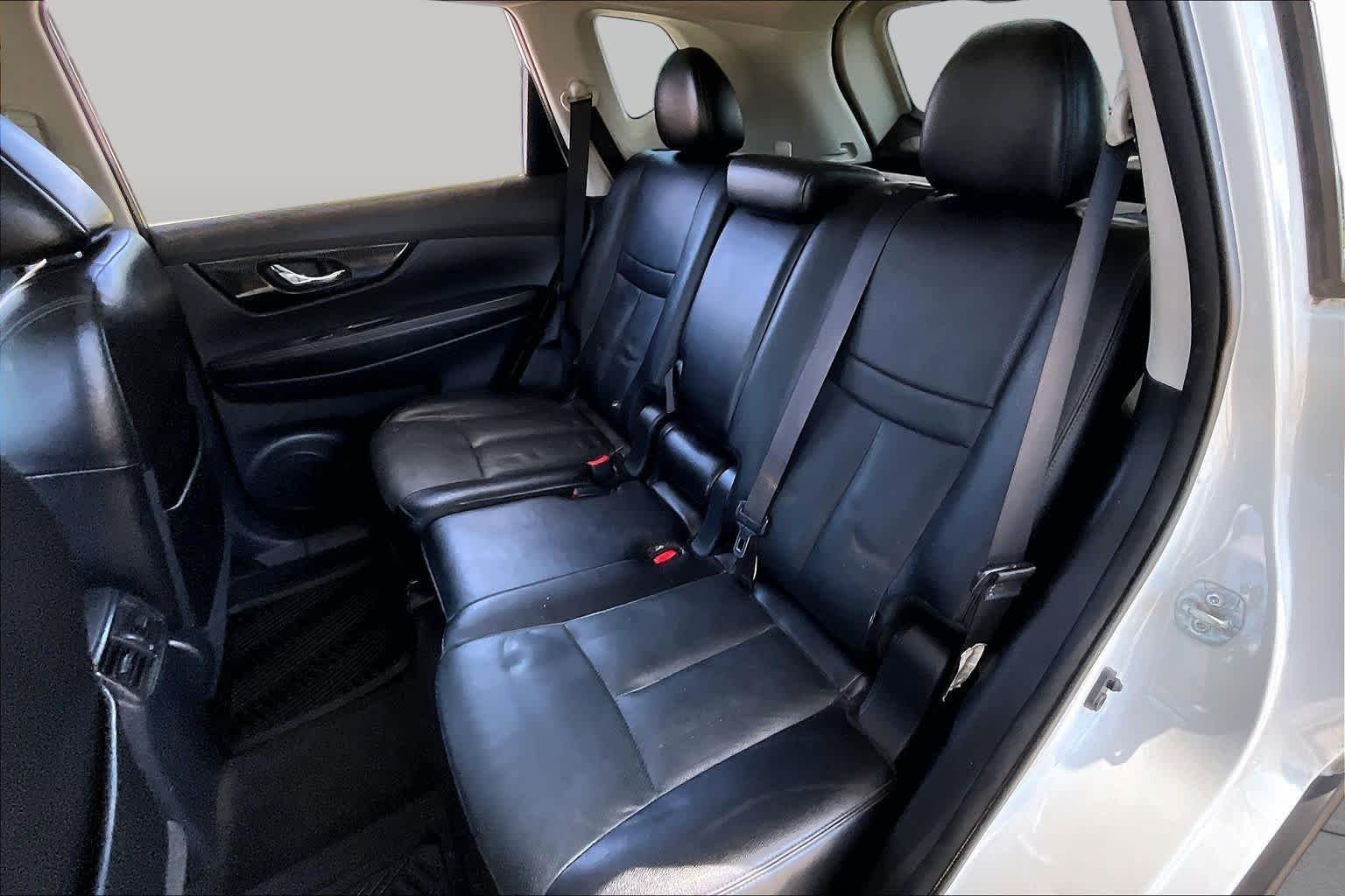 Used 2017 Pearl White Nissan SL image 20
