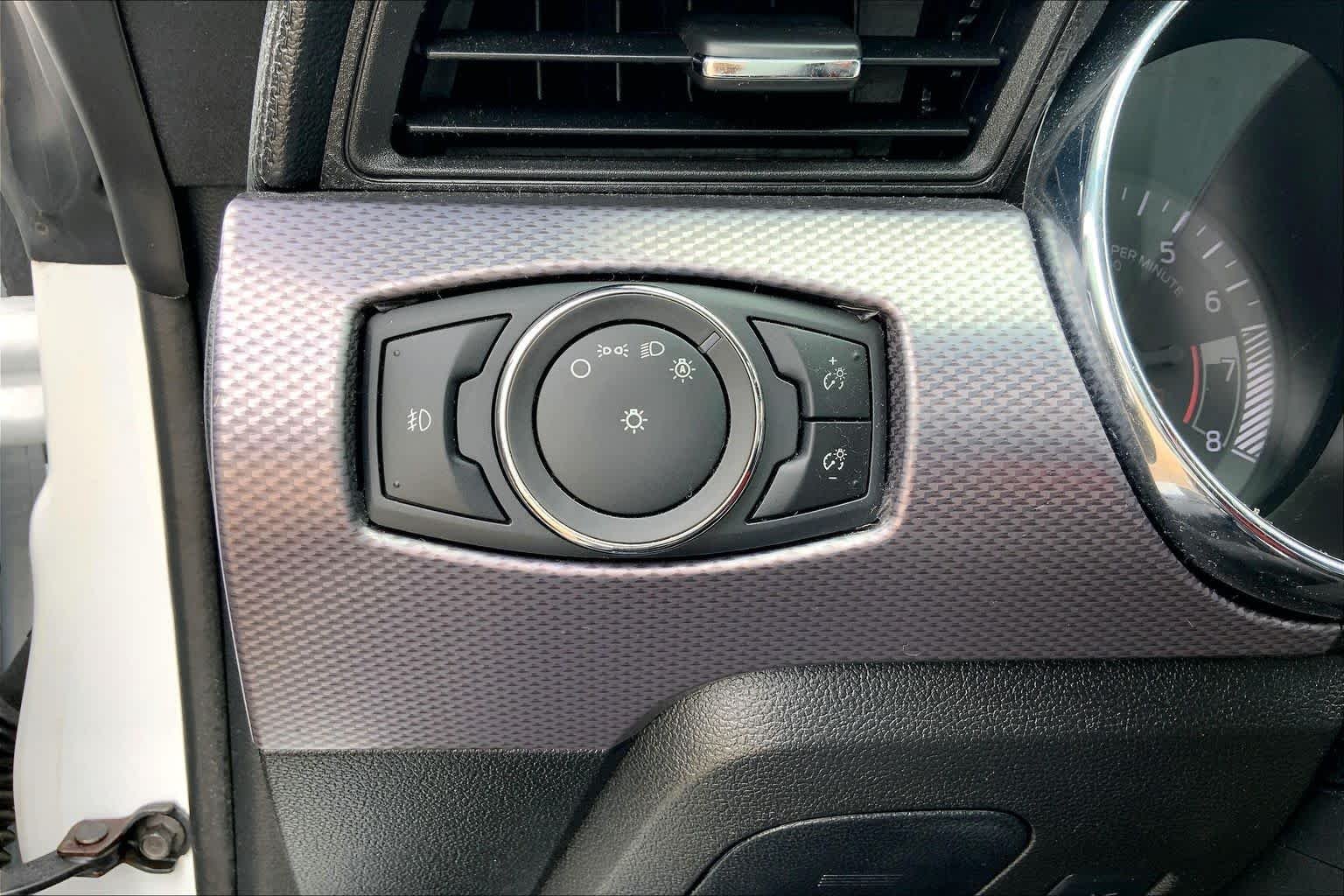 Used 2015 Oxford White Ford EcoBoost image 28