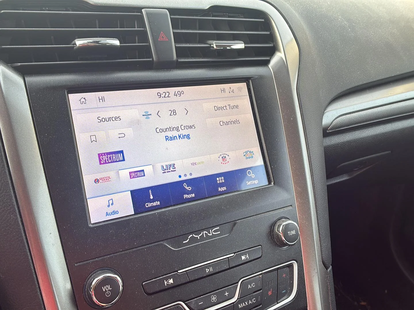 Used 2020 Magnetic Ford SE image 3
