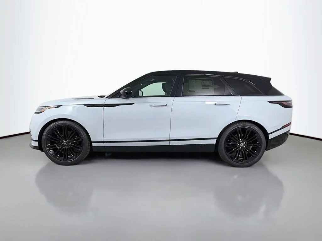 New 2026 Arroios Grey Land Rover P250 Base image 8