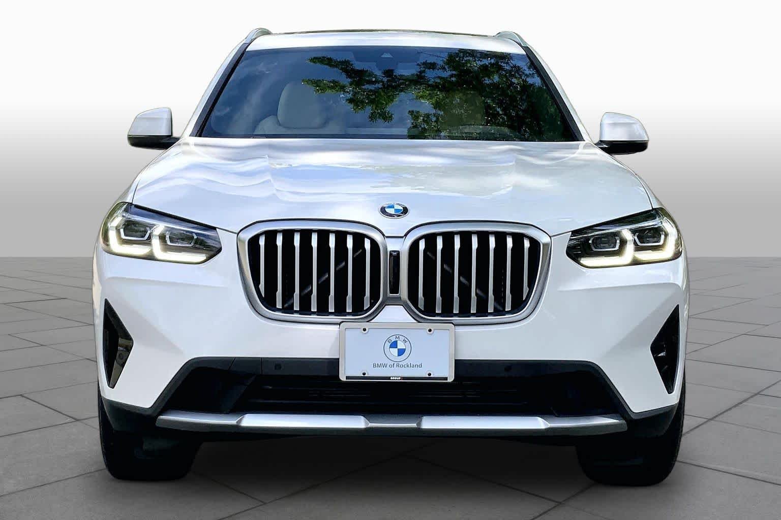 Used 2022 Mineral White Metallic BMW xDrive30i image 3