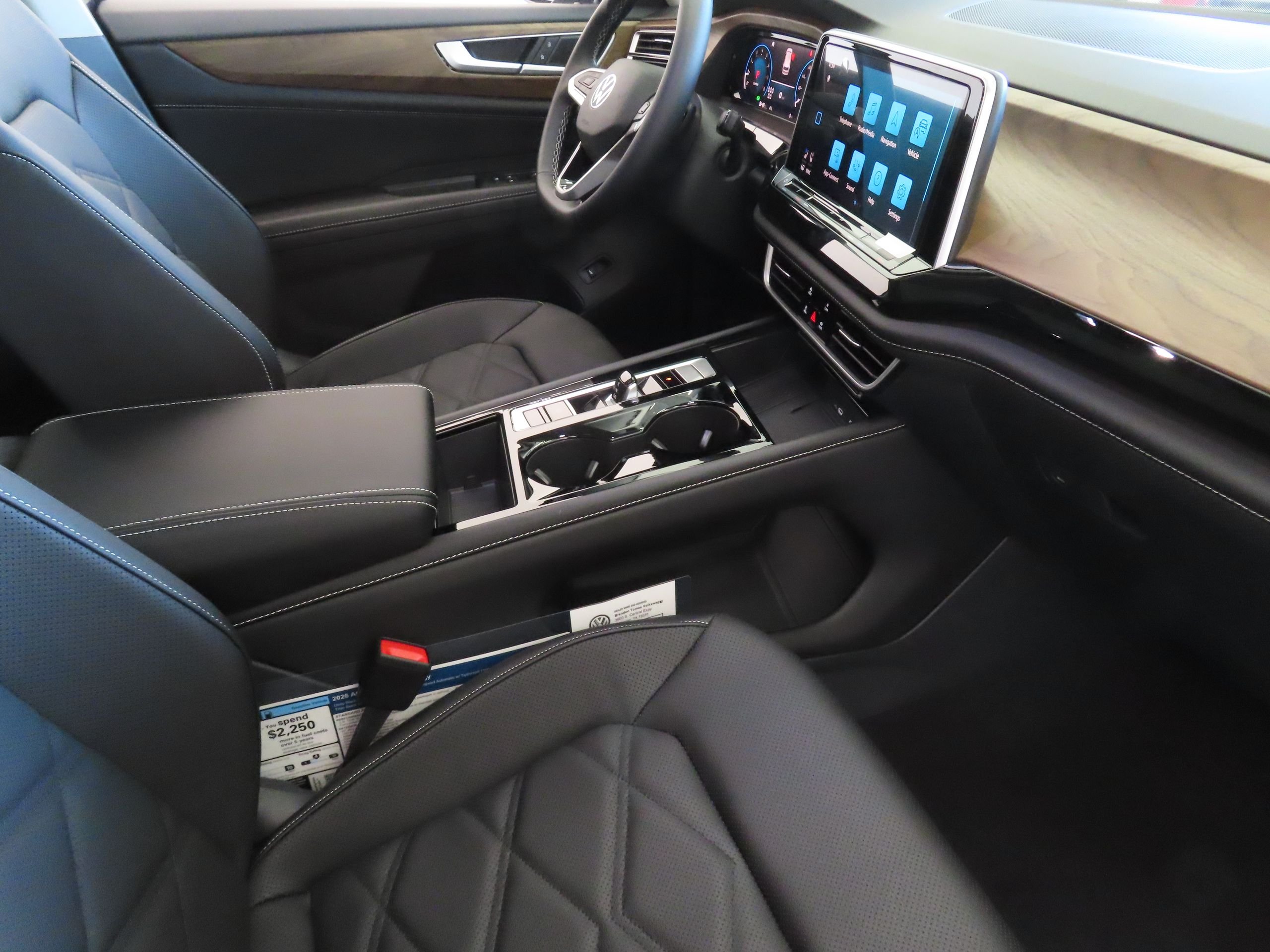 New 2026 Black Volkswagen 2.0T SE w/Technology image 26