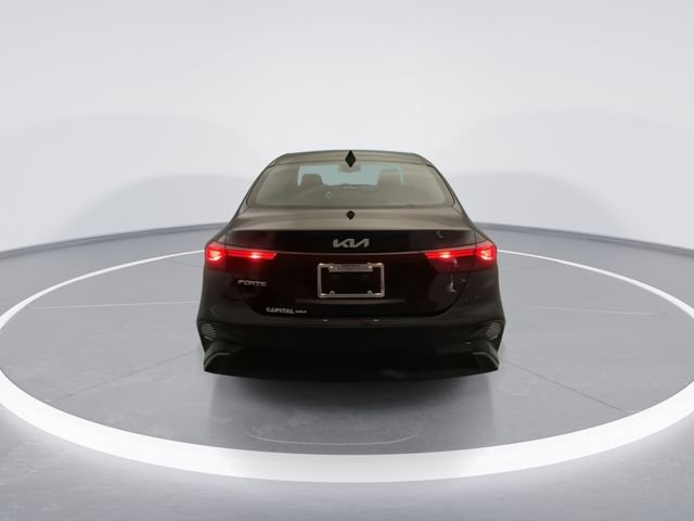 Used 2023 Black Kia LXS image 5