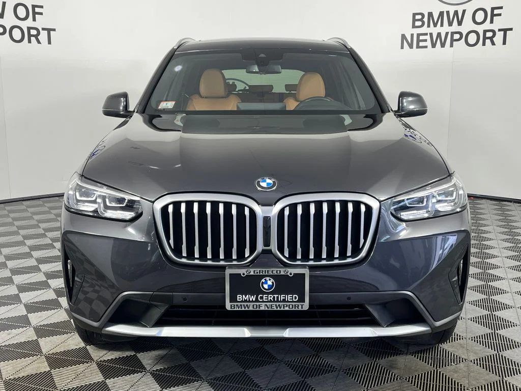 Used 2024 Gray BMW xDrive30i image 4