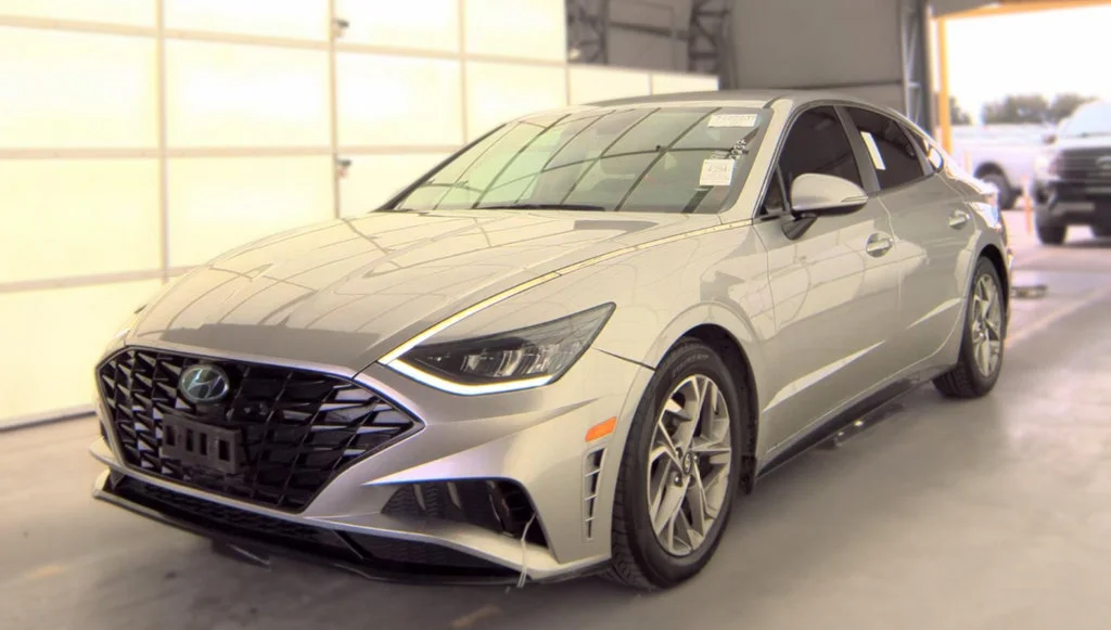 Used 2021 Shimmering Silv Hyundai SEL image 1