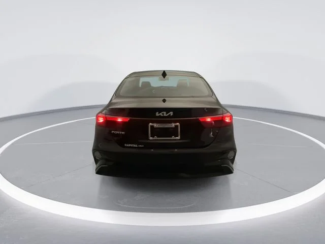 Used 2023 Black Kia LXS image 5