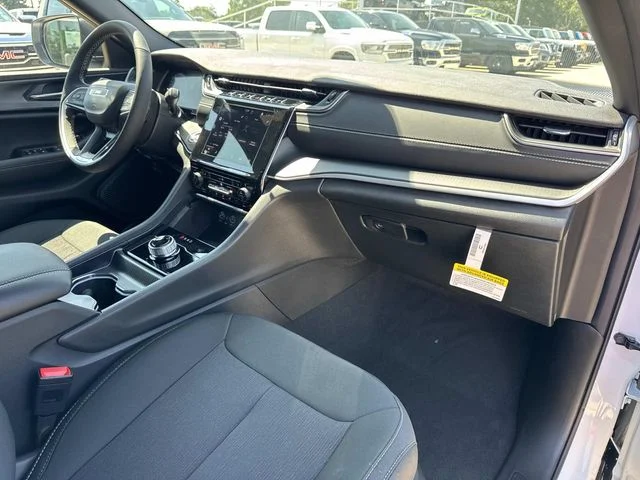 New 2026 White Jeep Laredo X image 12