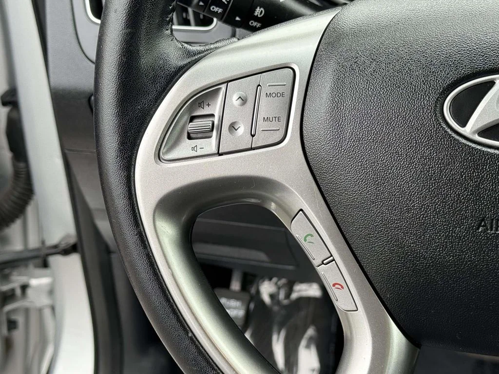 Used 2012 Silver Hyundai Limited image 23