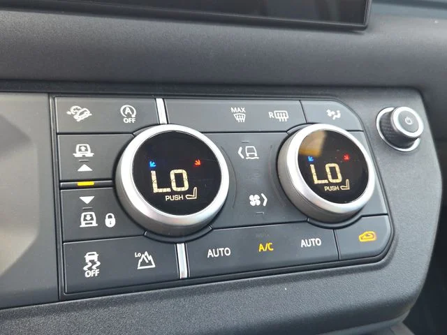 2023 Land Rover Defender X - Photo 21
