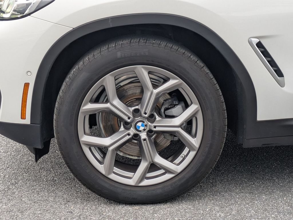 Used 2023 White BMW sDrive30i image 10