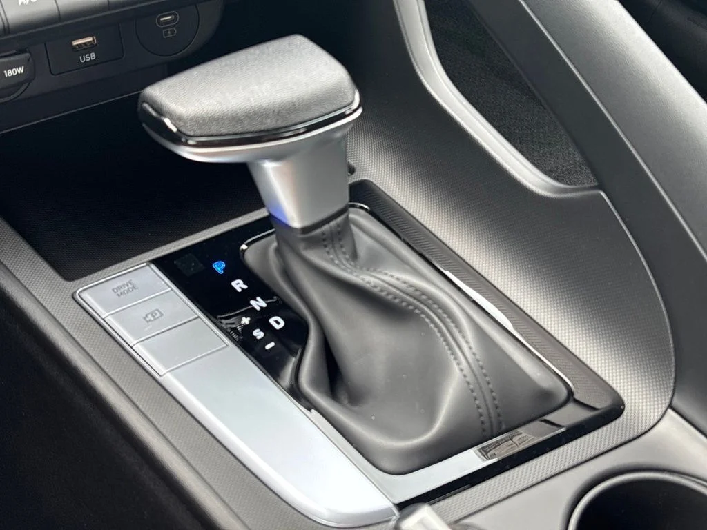 New 2026 White Hyundai SE image 18
