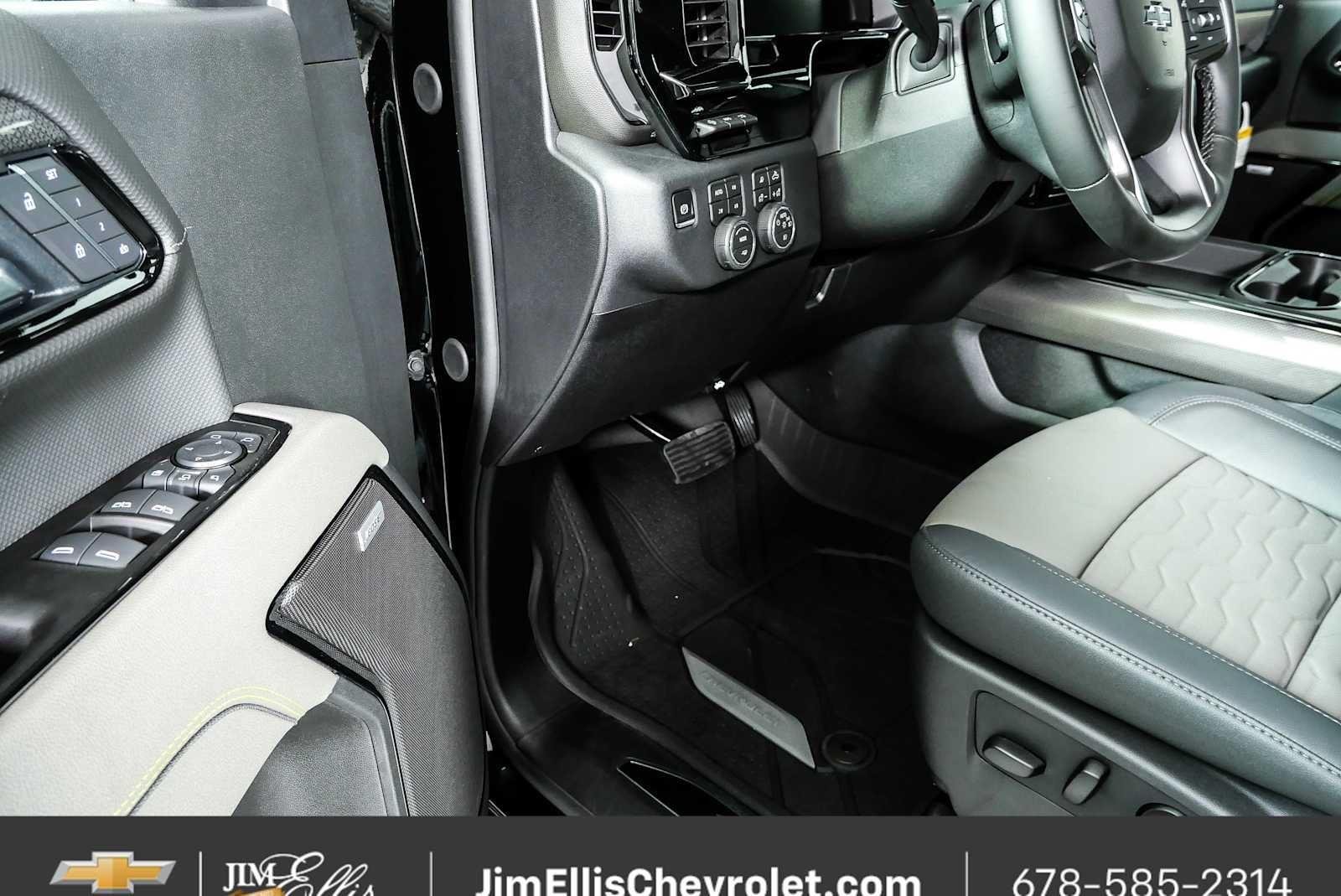 2026 Chevrolet Silverado 2500 HD ZR2 - Photo 8