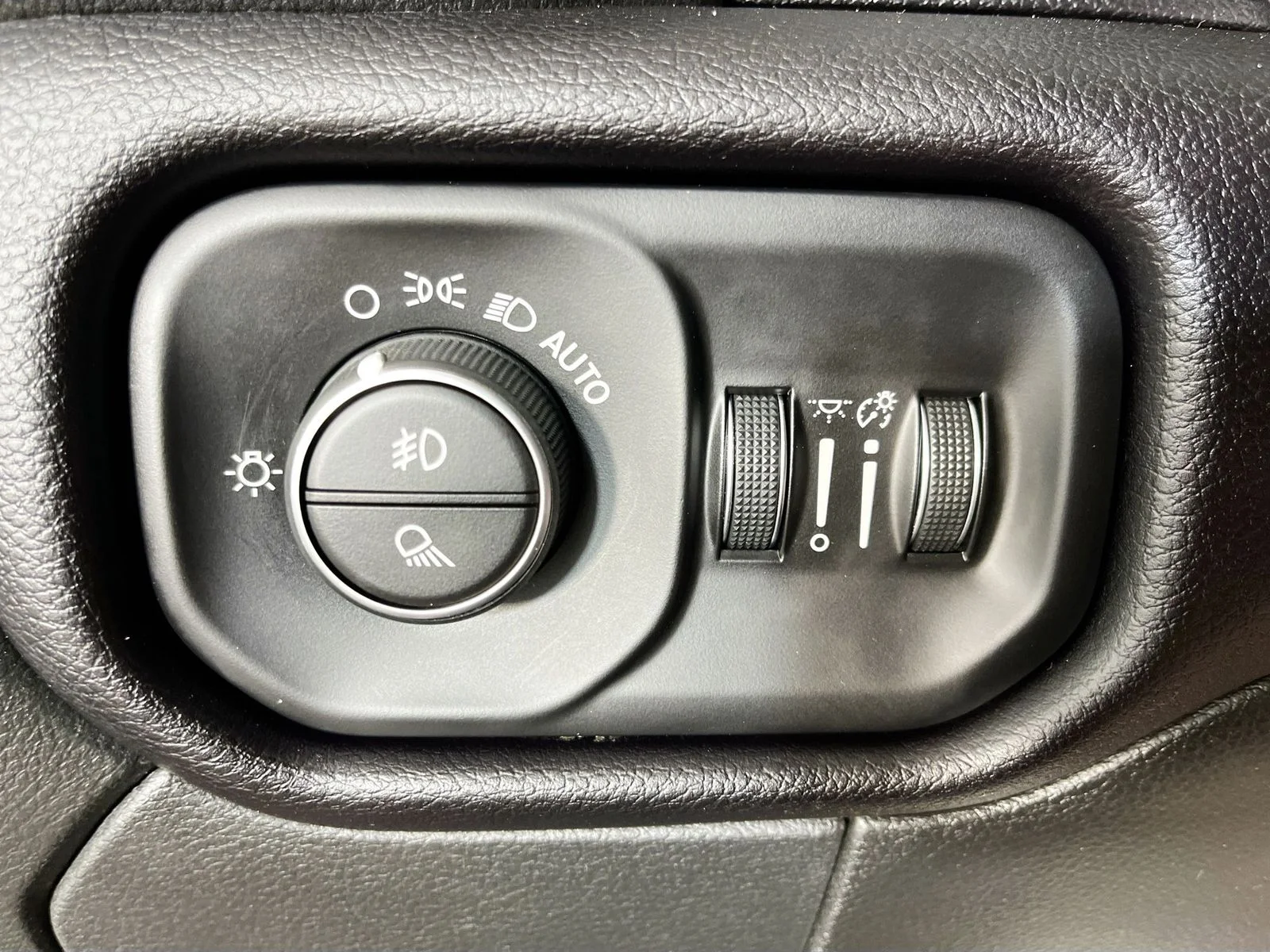 2022 RAM Ram 3500 Pickup Laramie - Photo 12