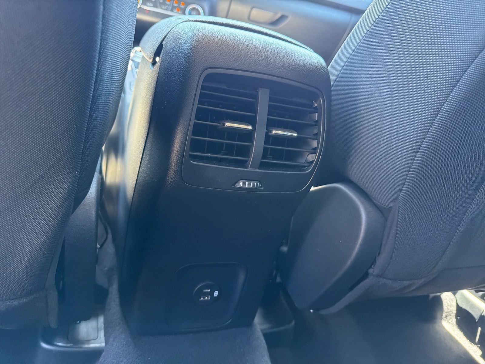 Used 2020 Green Ford SE image 24