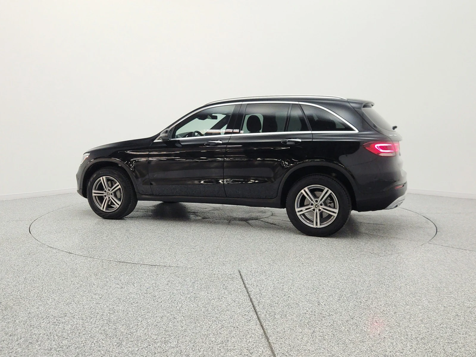 Used 2022 Black Mercedes-Benz GLC 300 SUV image 8