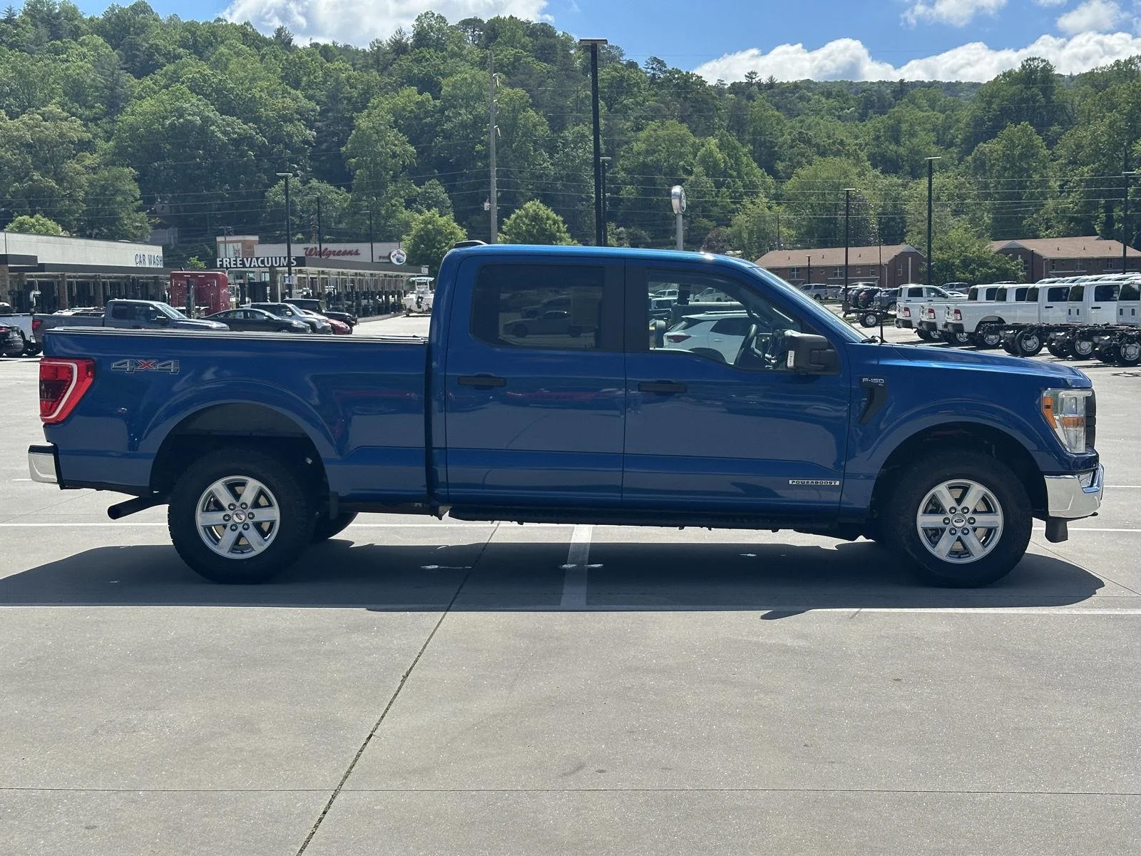 Used 2022 BLUE Ford XL image 8