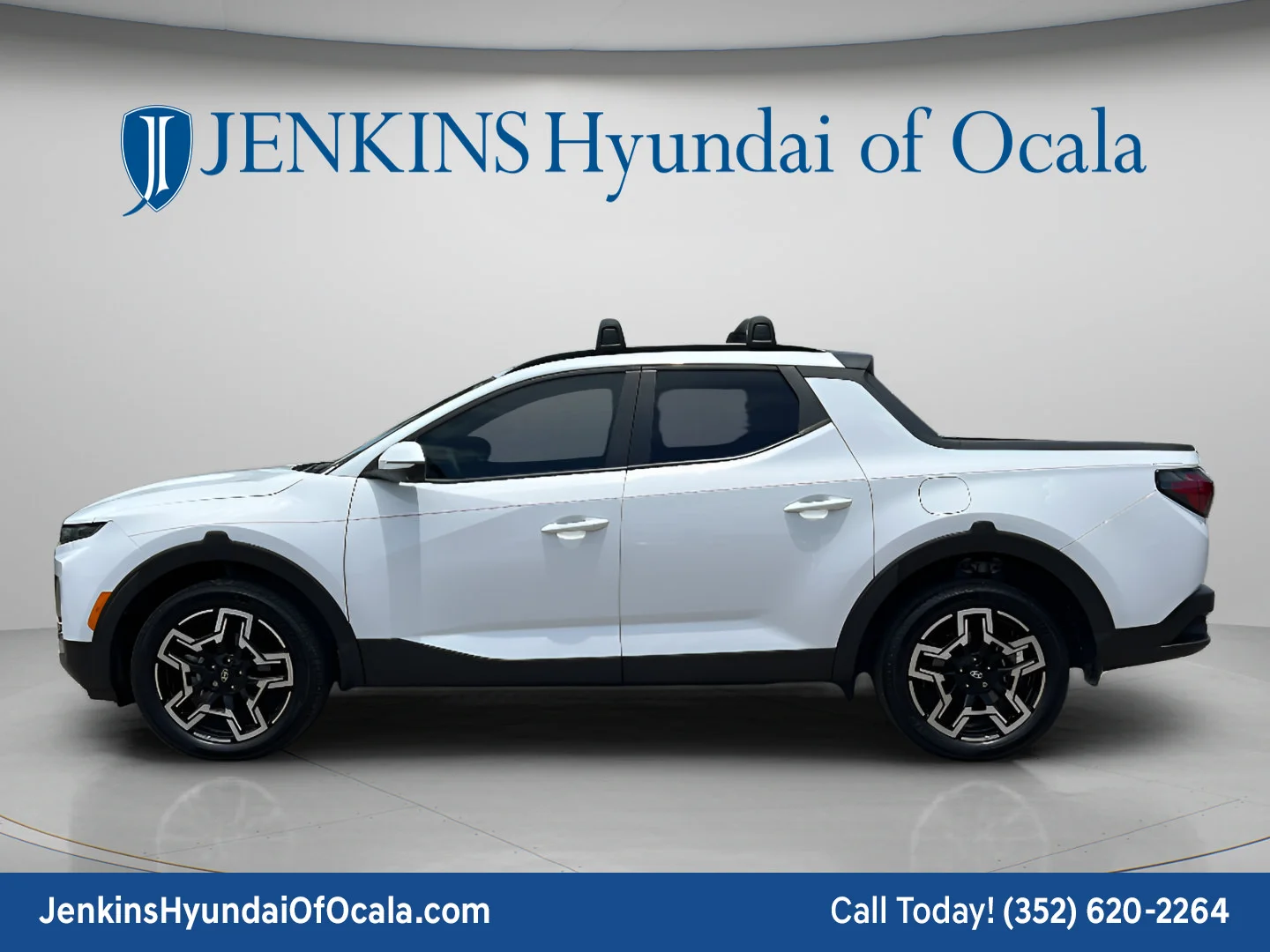 Used 2025 Atlas White Hyundai Limited image 6