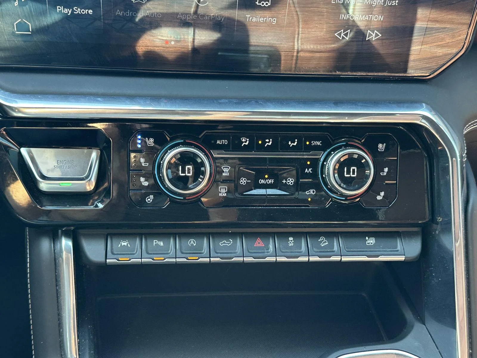 Used 2023 Onyx Black GMC Denali Ultimate image 37