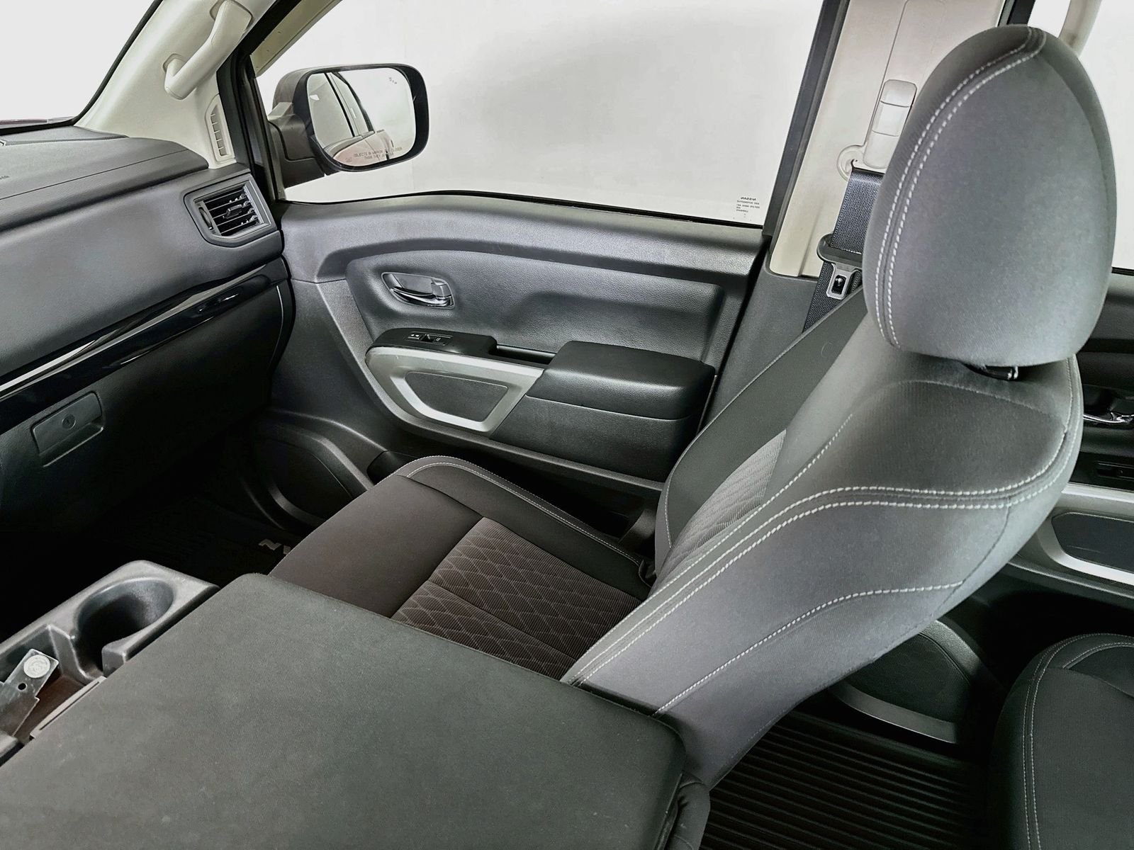 Used 2022 Red Alert Nissan SV image 21
