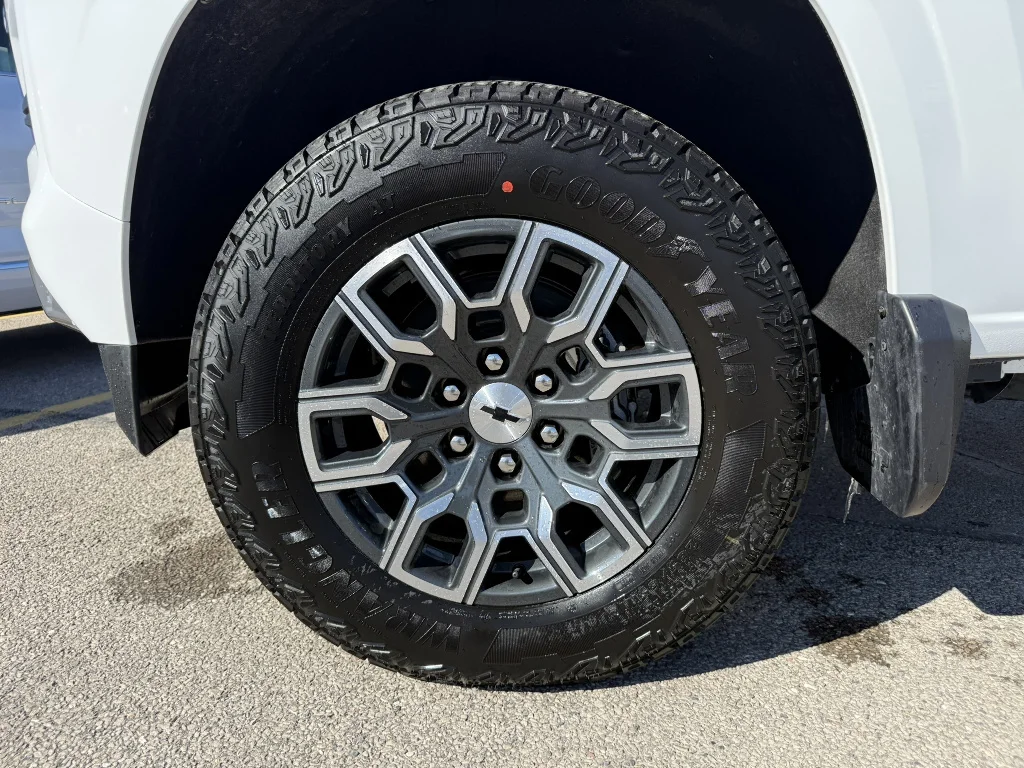 New 2026 Summit White Chevrolet Z71 image 6
