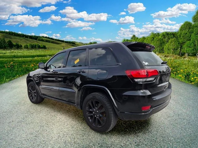 Used 2019 Black Jeep Altitude image 3