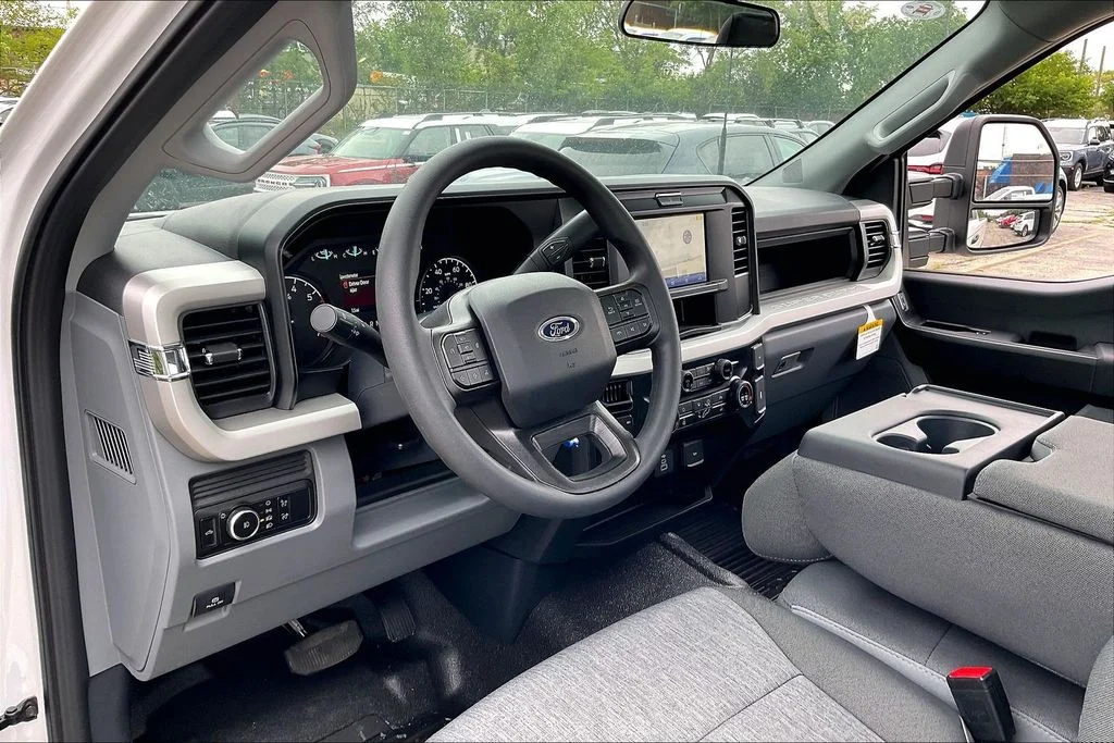 New 2026 Oxford White Ford F-250® XL image 13