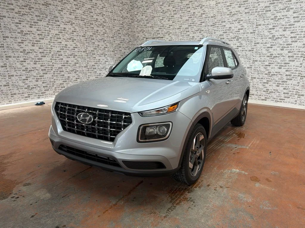 New 2026 Shimmering Silver Hyundai SEL image 3