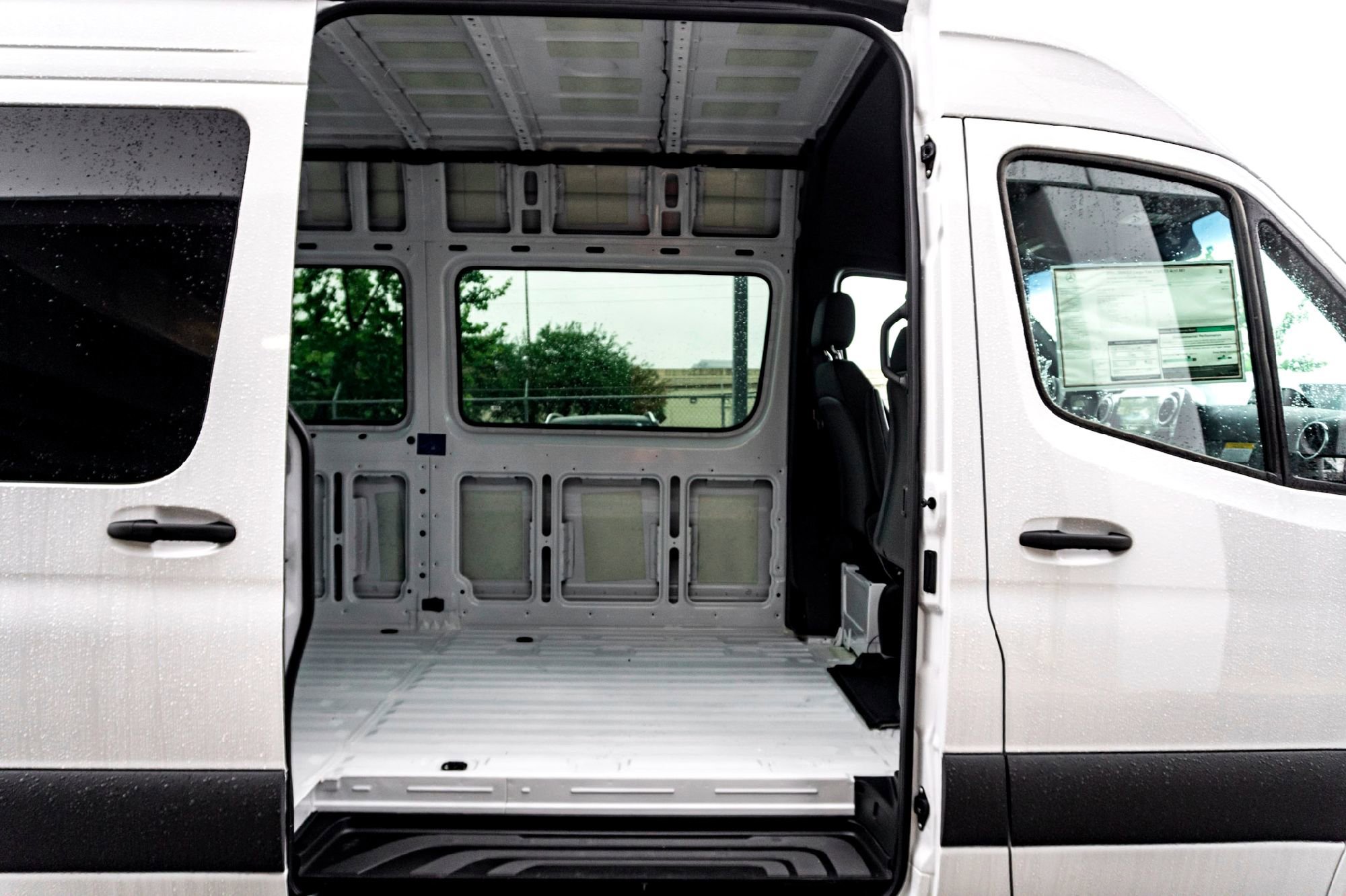 New 2026 Arctic White Mercedes-Benz Cargo 170 WB image 39