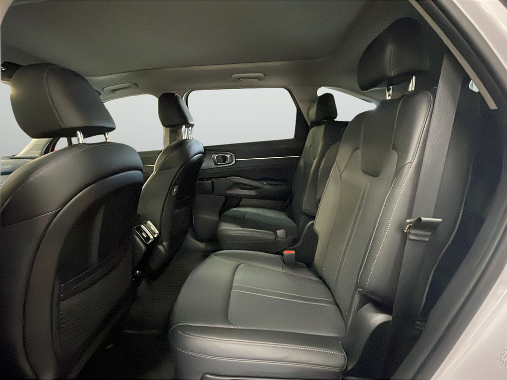 Used 2023 White Kia SX image 27