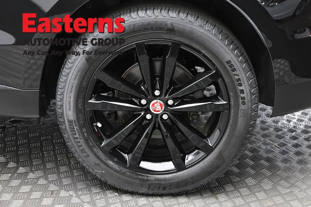 Used 2020 Black Jaguar 25t Prestige image 8