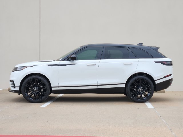 Certified Used 2026 White Land Rover Dynamic SE image 4
