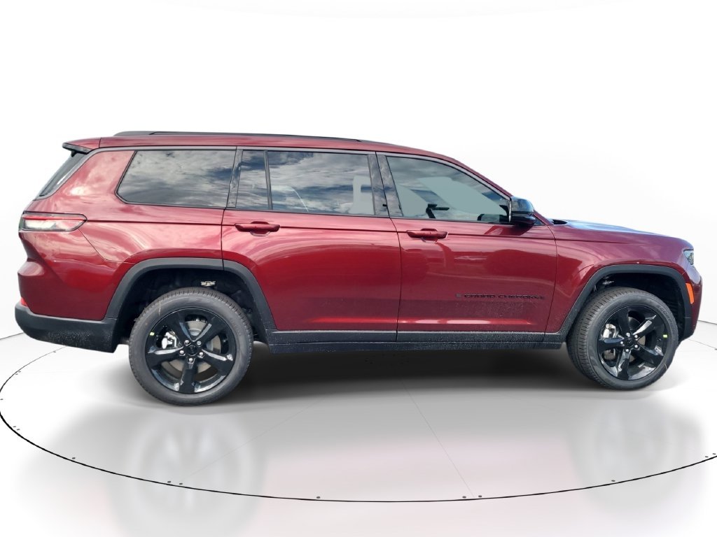 New 2026 Velvet Red Pearl-Coat Exterior Paint Jeep Limited image 4