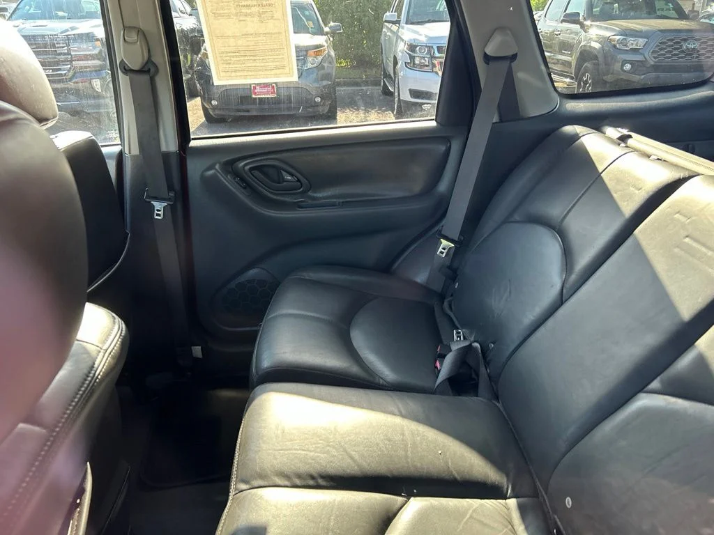Used 2004 Red Mazda ES image 13