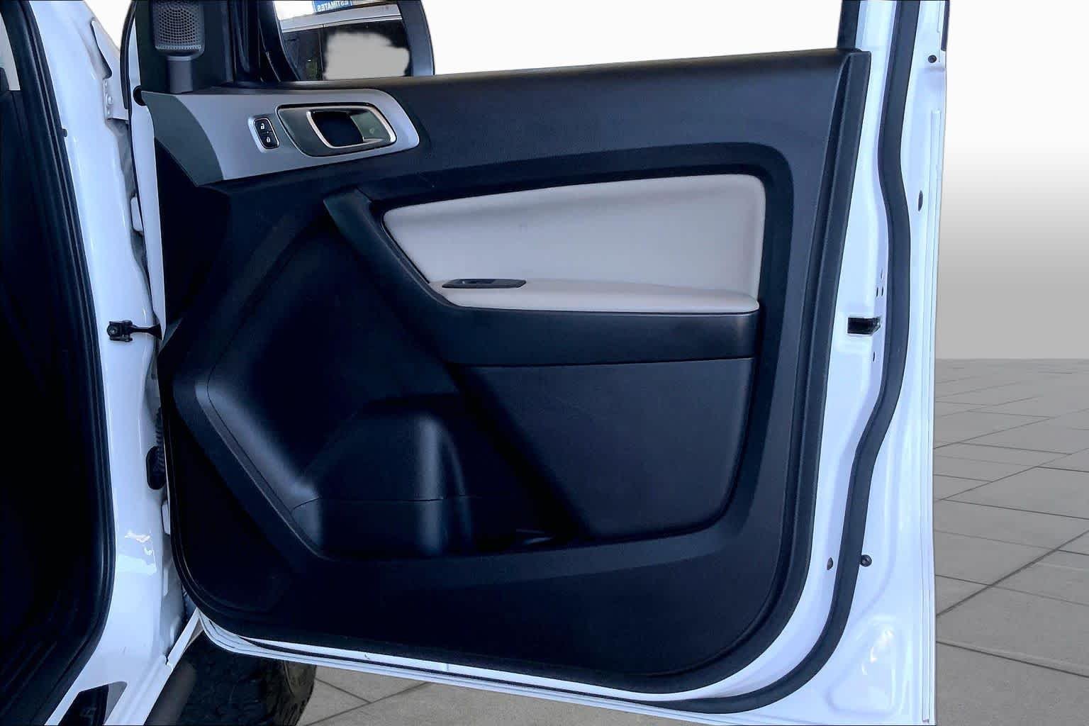 Used 2020 Oxford White Ford XLT image 22