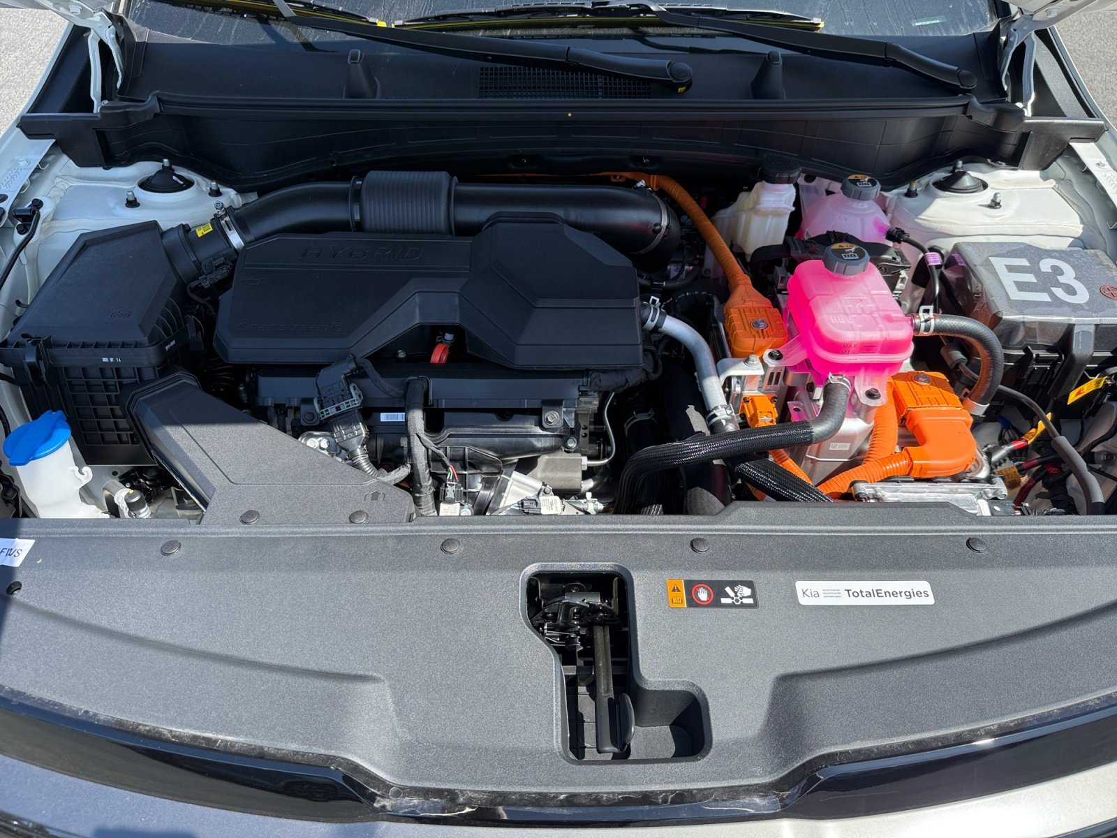 New 2027 Snow White Pearl Kia X-Line image 20