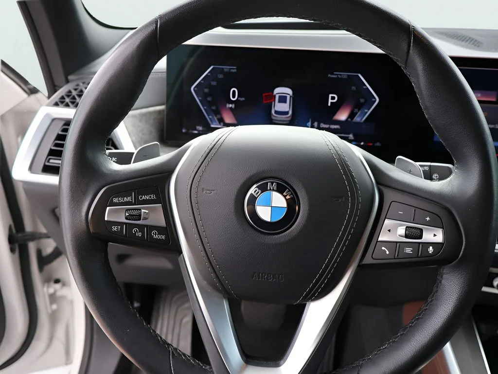 Used 2024 Mineral White Metallic BMW xDrive40i image 33