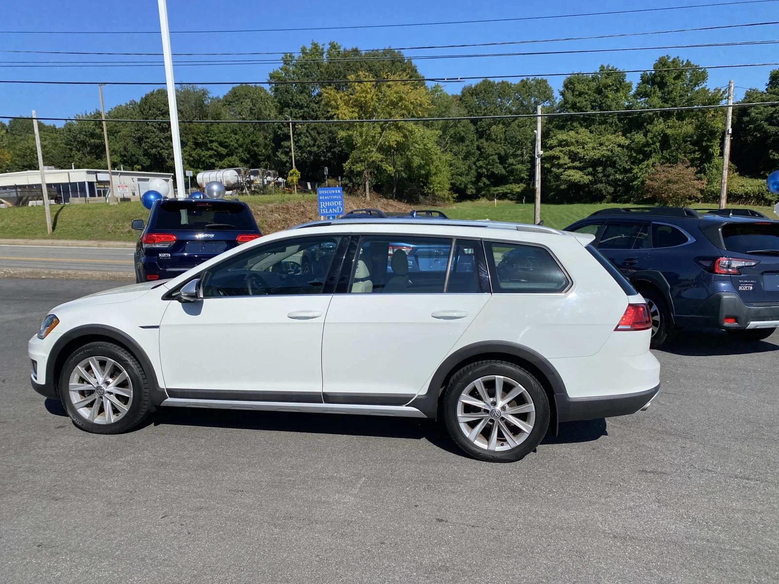 Used 2017 Volkswagen Golf Alltrack Alltrack SE with VIN 3VWH17AU2HM541552 for sale in East Providence, RI