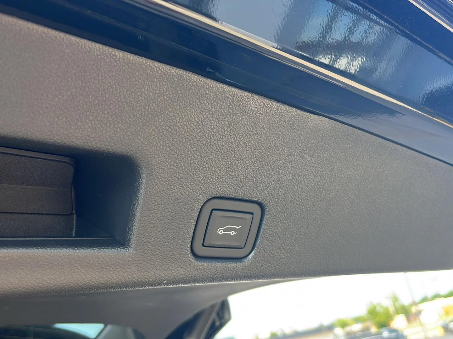 Used 2025 Ebony Twilight Metallic Buick Avenir image 29