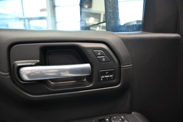 Used 2021 White Chevrolet LTZ image 29