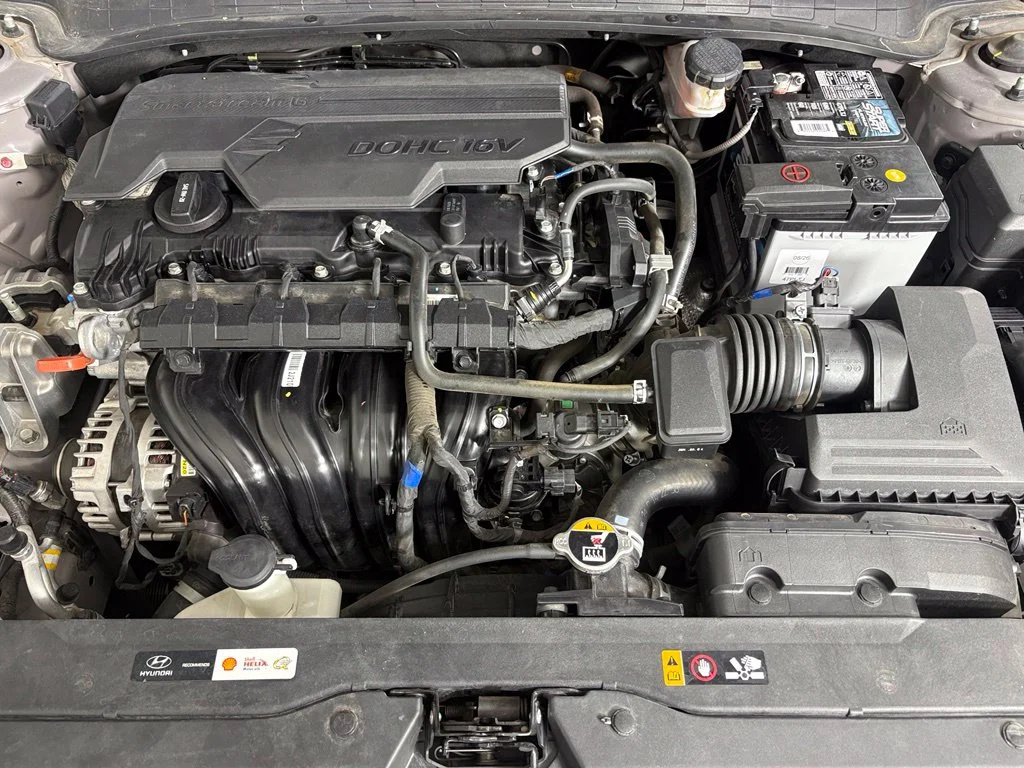 Used 2024 Silver Hyundai SEL image 39