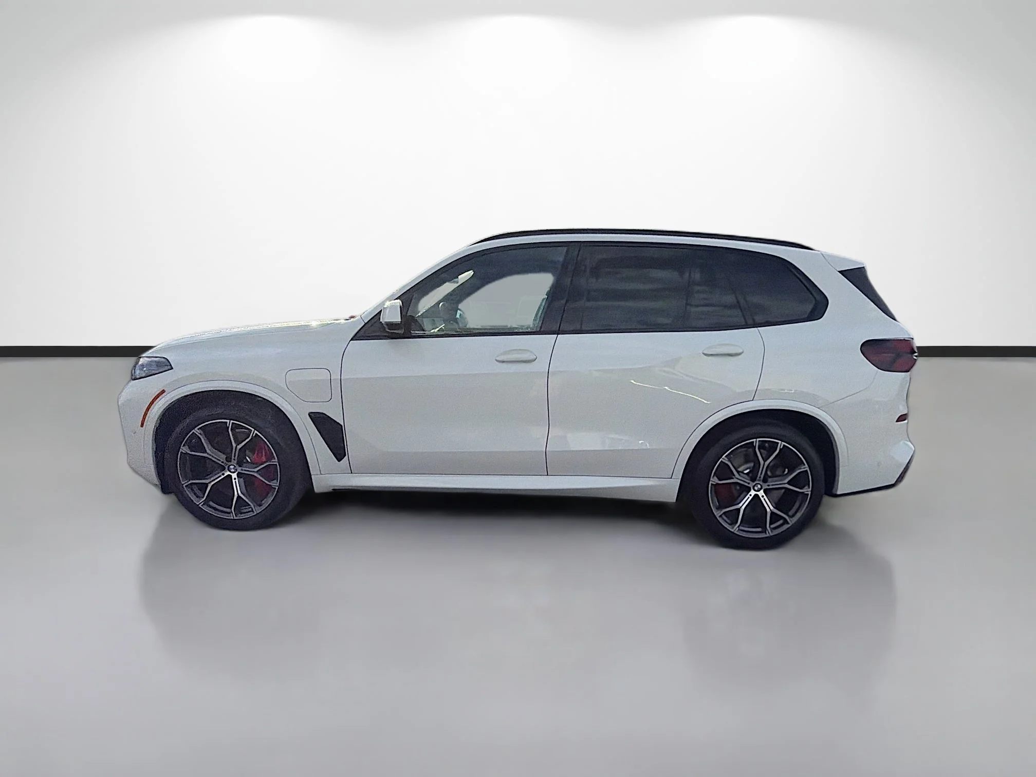 New 2026 Alpine White BMW xDrive50e image 6
